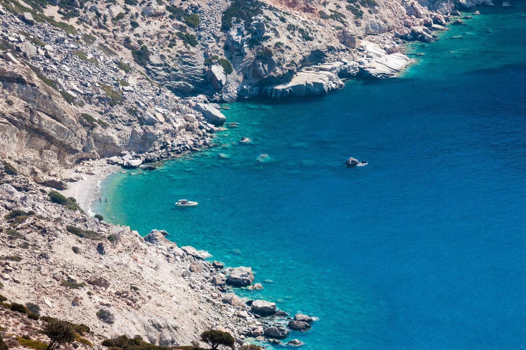 The Hidden Beaches of the Lesser Cyclades – Where Time Forgets to Move