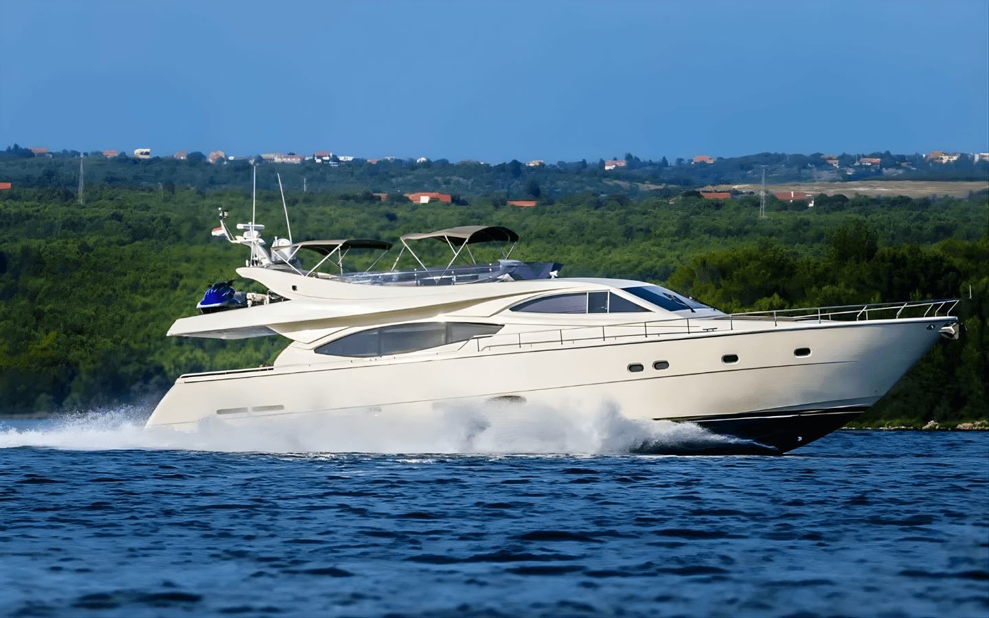 Ferretti 76