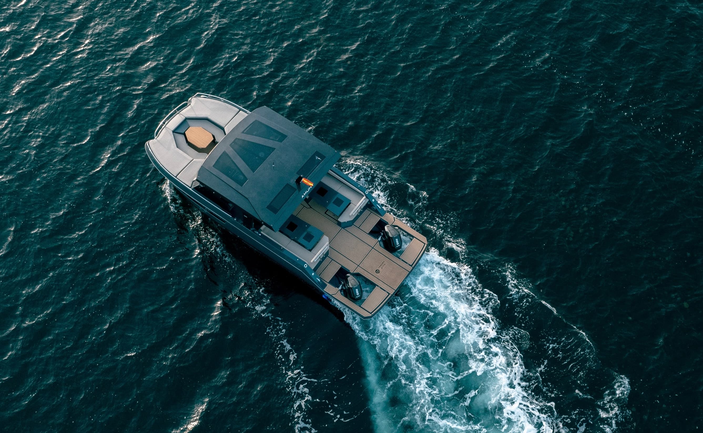 41 Tesoro Power Catamaran Weekly