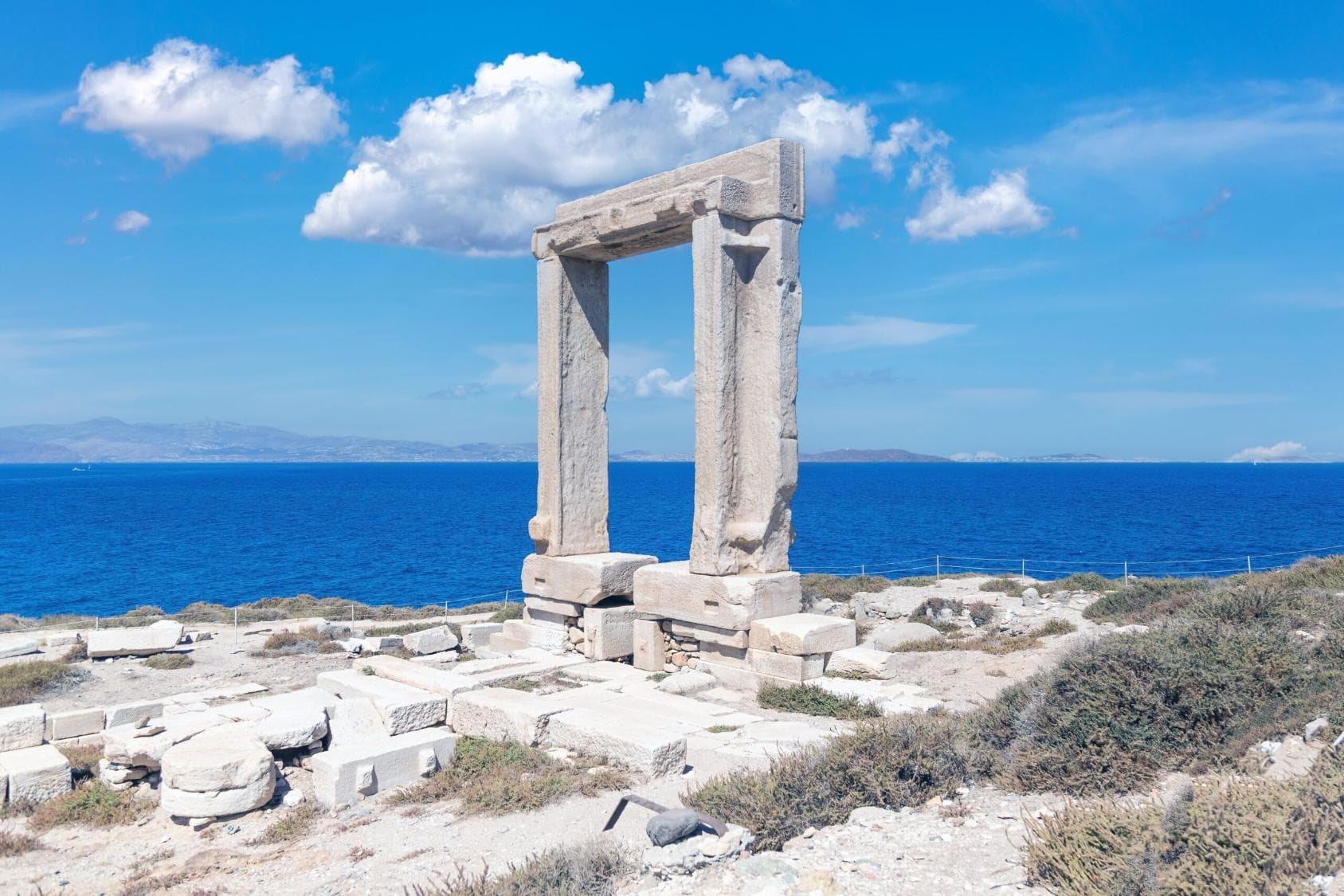 Naxos from Mykonos | Private 8-hour yacht experience 