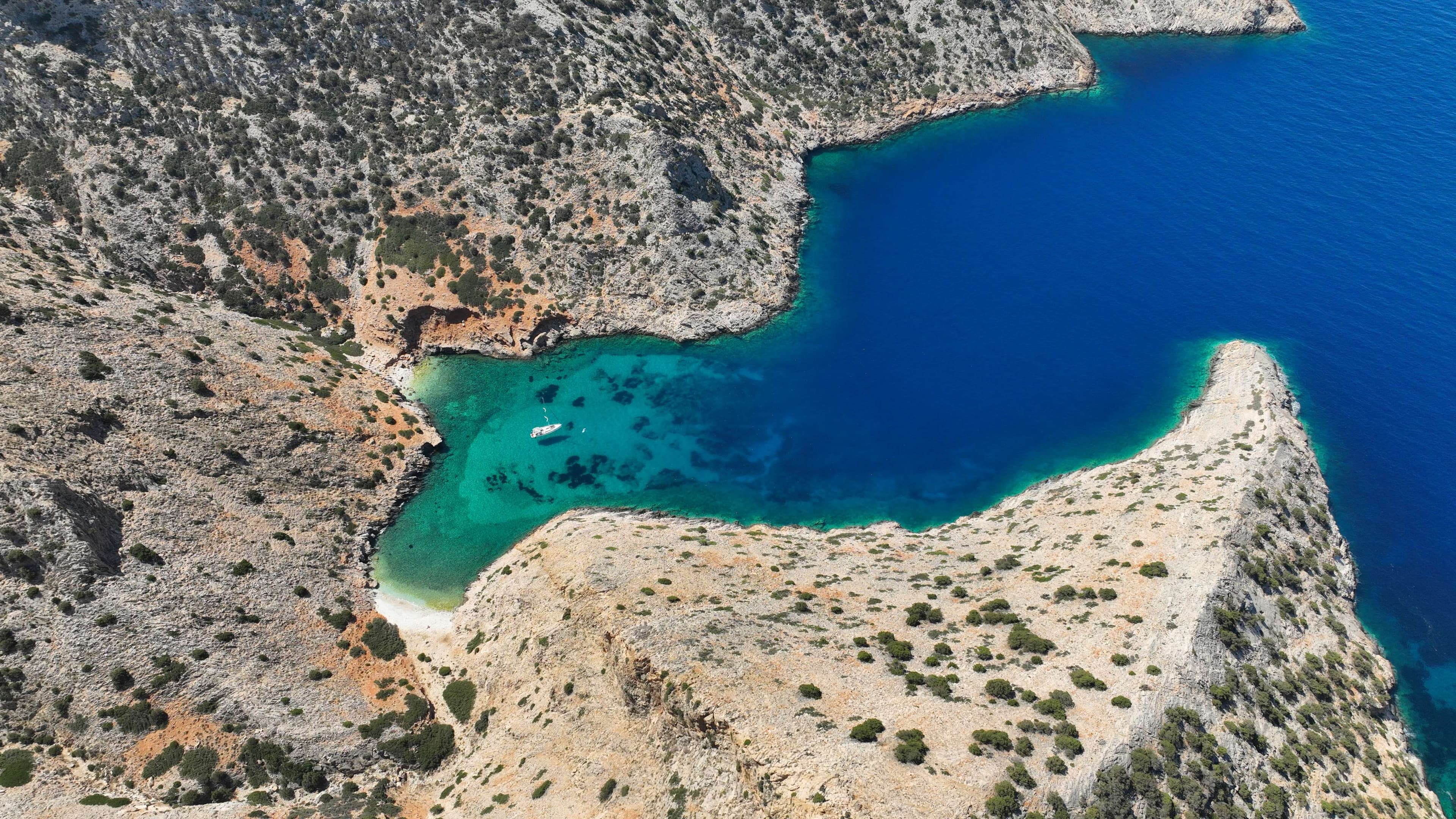 Yialoudia Bay Vroulidia Cheronissos from Sifnos | Private 5-hour yacht experience 